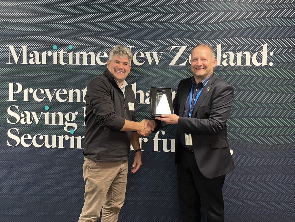 Marine Consultancy
Being awarded the AIMS Specialist Field Award by Kenny Crawford, Deputy Chief Executive Maritime New Zealand. General Marine Consultancy
